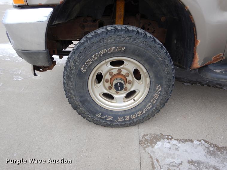 image for item DE5985 2002 Ford F250 Super Duty Lariat SuperCab utility bed pickup truck