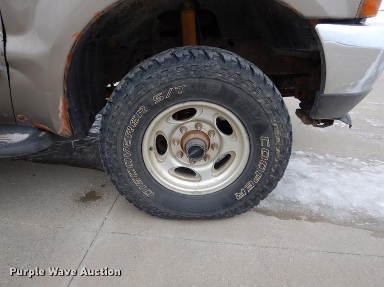 image for item DE5985 2002 Ford F250 Super Duty Lariat SuperCab utility bed pickup truck