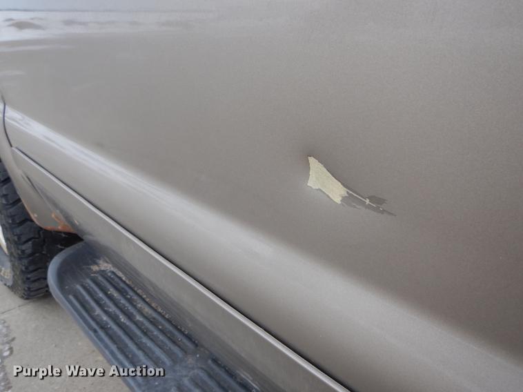 image for item DE5985 2002 Ford F250 Super Duty Lariat SuperCab utility bed pickup truck