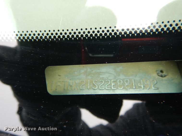 image for item DE5985 2002 Ford F250 Super Duty Lariat SuperCab utility bed pickup truck