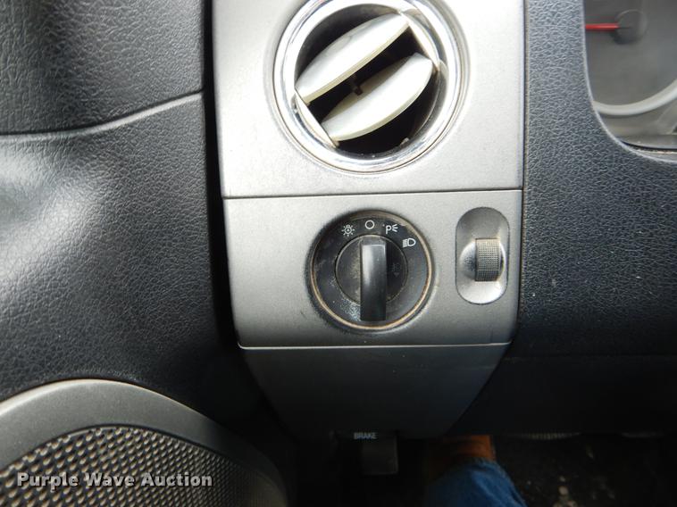 image for item DE5986 2004 Ford F150 FX4 pickup truck