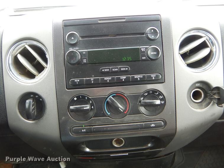 image for item DE5986 2004 Ford F150 FX4 pickup truck