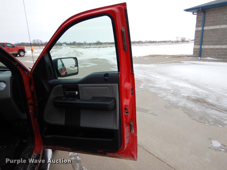 image for item DE5986 2004 Ford F150 FX4 pickup truck