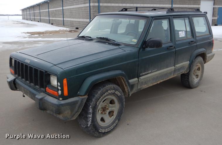 image for item DE5987 1999 Jeep Cherokee Sport SUV