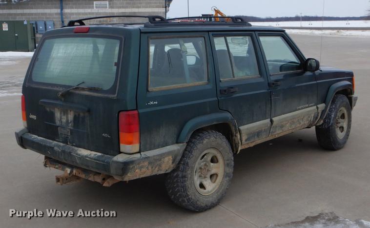 image for item DE5987 1999 Jeep Cherokee Sport SUV