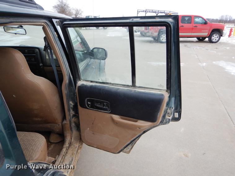 image for item DE5987 1999 Jeep Cherokee Sport SUV
