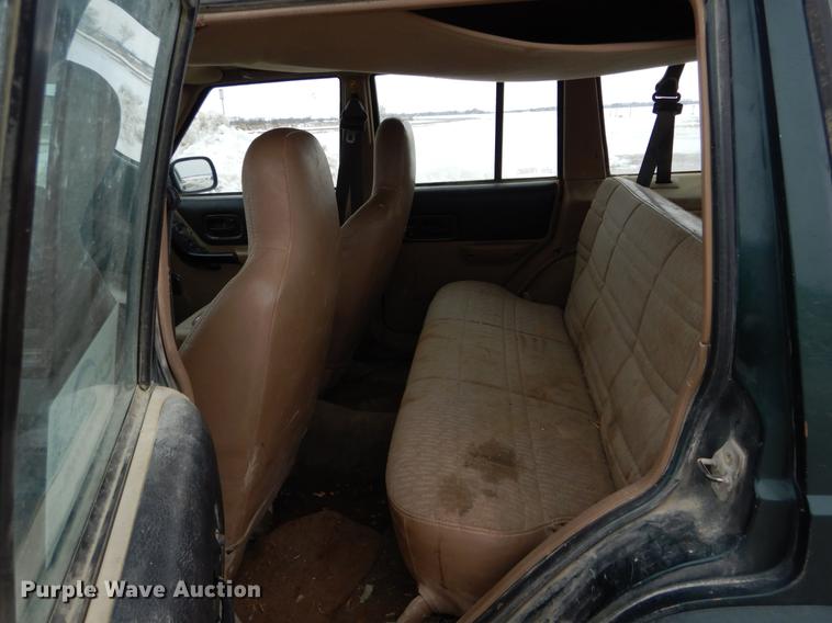 image for item DE5987 1999 Jeep Cherokee Sport SUV