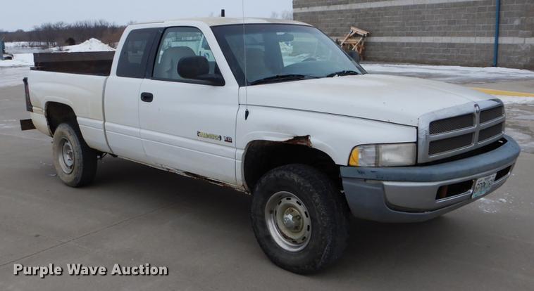 image for item DE5988 1998 Dodge Ram 1500 Club Cab pickup truck