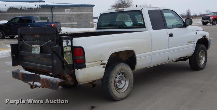 image for item DE5988 1998 Dodge Ram 1500 Club Cab pickup truck