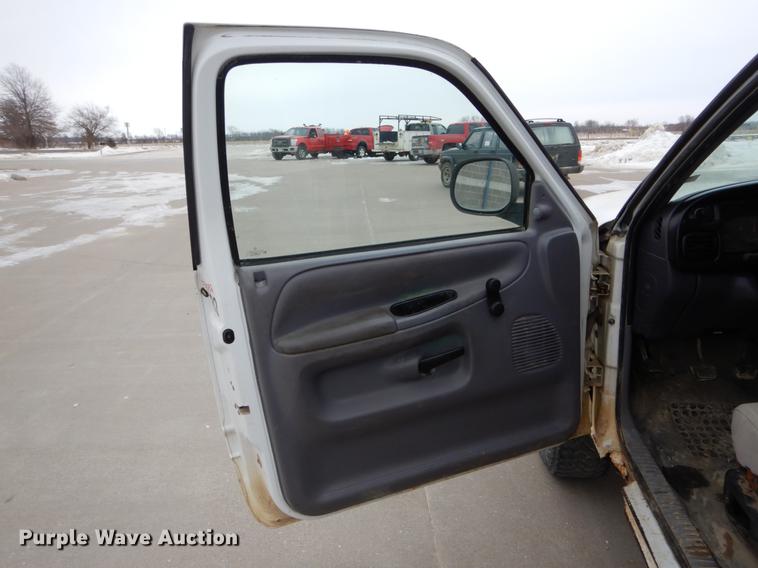 image for item DE5988 1998 Dodge Ram 1500 Club Cab pickup truck