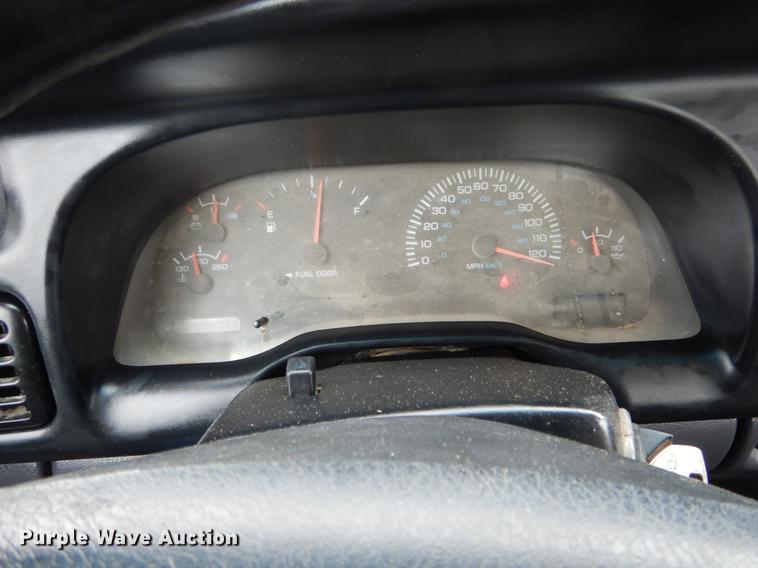 image for item DE5988 1998 Dodge Ram 1500 Club Cab pickup truck