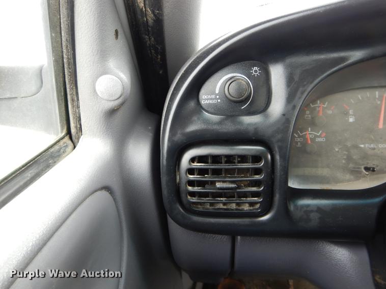 image for item DE5988 1998 Dodge Ram 1500 Club Cab pickup truck