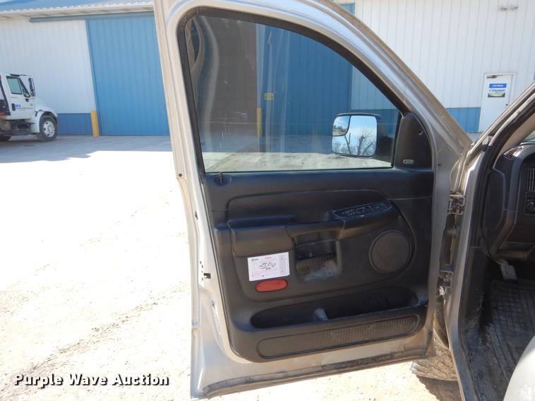 image for item DE5997 2005 Dodge Ram 2500 SLT Quad Cab pickup truck