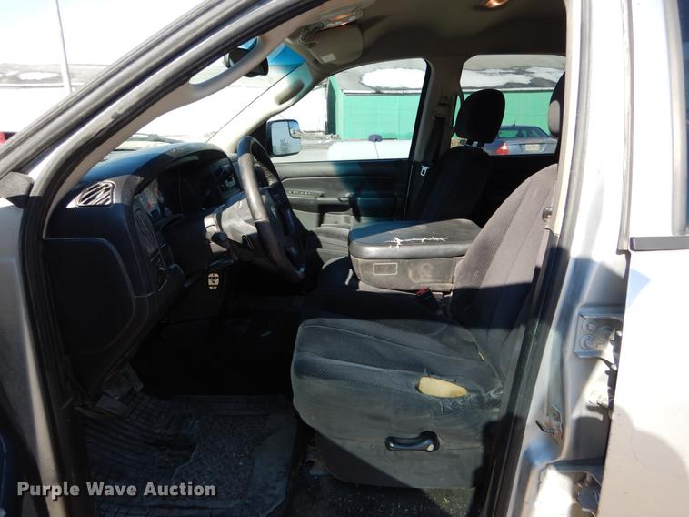 image for item DE5997 2005 Dodge Ram 2500 SLT Quad Cab pickup truck