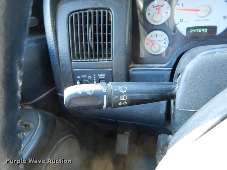 image for item DE5997 2005 Dodge Ram 2500 SLT Quad Cab pickup truck