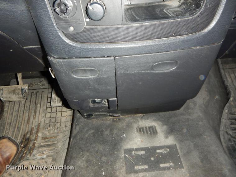 image for item DE5997 2005 Dodge Ram 2500 SLT Quad Cab pickup truck