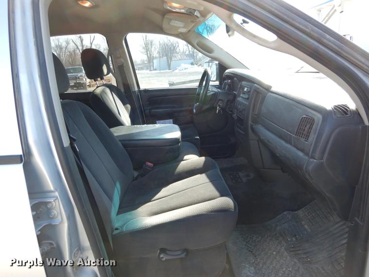 image for item DE5997 2005 Dodge Ram 2500 SLT Quad Cab pickup truck