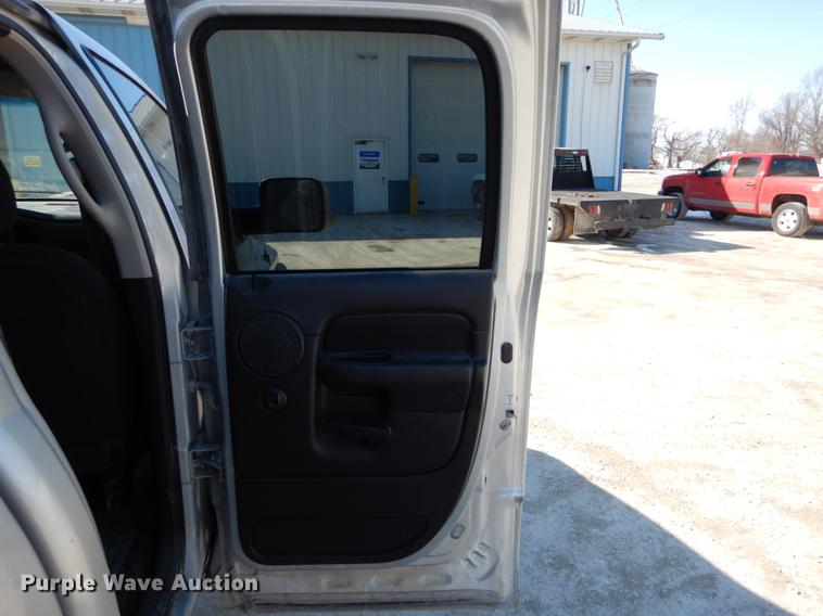 image for item DE5997 2005 Dodge Ram 2500 SLT Quad Cab pickup truck