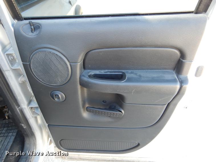 image for item DE5997 2005 Dodge Ram 2500 SLT Quad Cab pickup truck