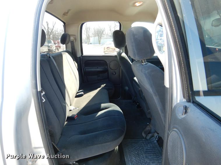 image for item DE5997 2005 Dodge Ram 2500 SLT Quad Cab pickup truck