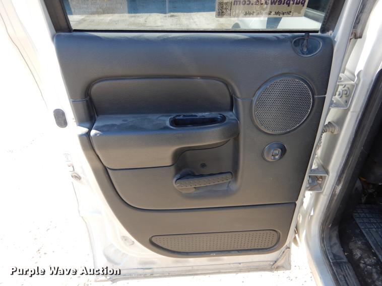 image for item DE5997 2005 Dodge Ram 2500 SLT Quad Cab pickup truck