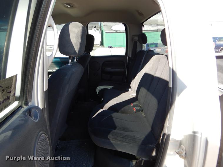 image for item DE5997 2005 Dodge Ram 2500 SLT Quad Cab pickup truck