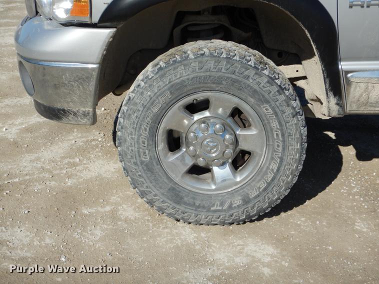 image for item DE5997 2005 Dodge Ram 2500 SLT Quad Cab pickup truck