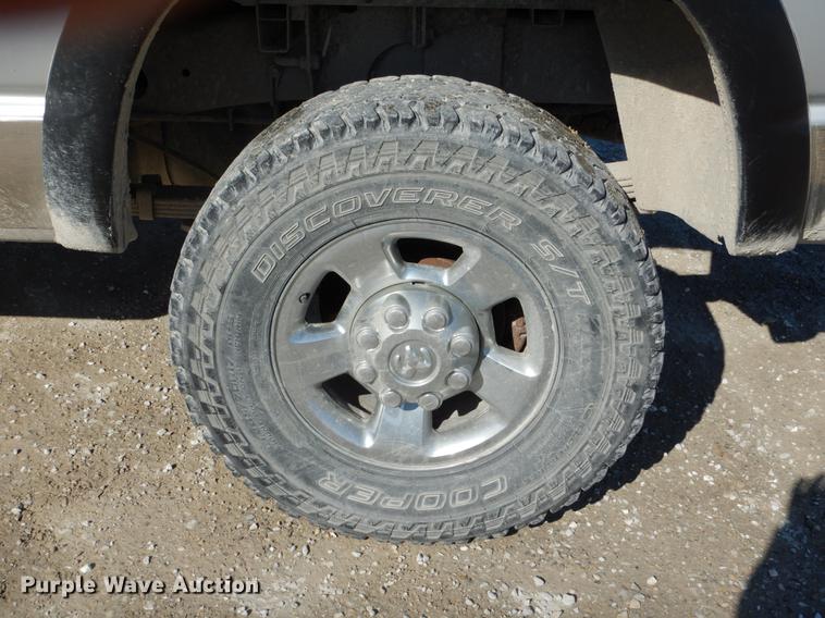 image for item DE5997 2005 Dodge Ram 2500 SLT Quad Cab pickup truck