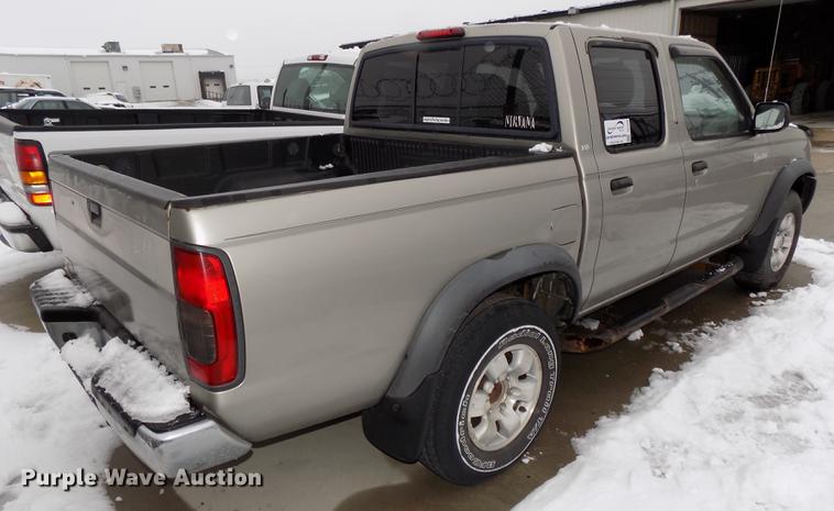 image for item DE7559 2000 Nissan Frontier Crew Cab pickup truck
