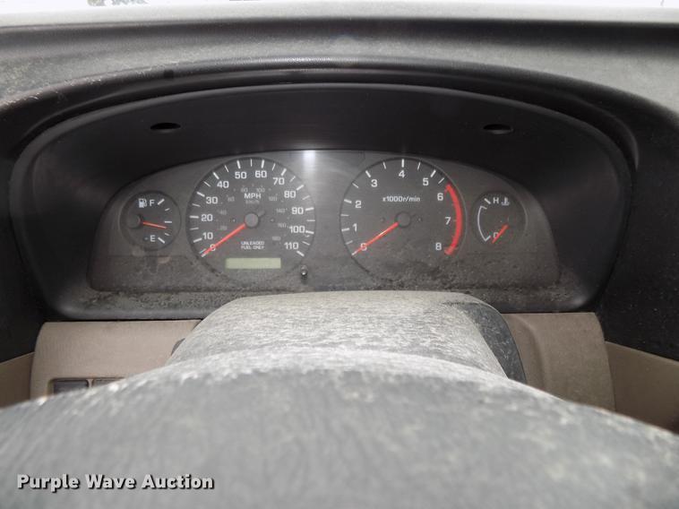 image for item DE7559 2000 Nissan Frontier Crew Cab pickup truck