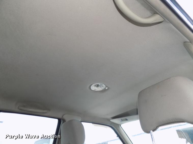 image for item DE7559 2000 Nissan Frontier Crew Cab pickup truck