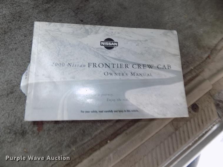 image for item DE7559 2000 Nissan Frontier Crew Cab pickup truck