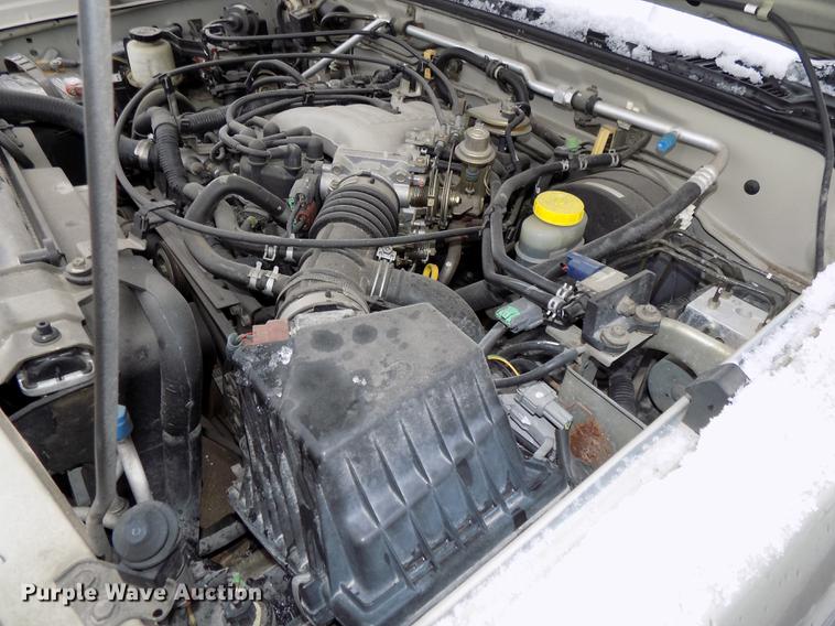 image for item DE7559 2000 Nissan Frontier Crew Cab pickup truck