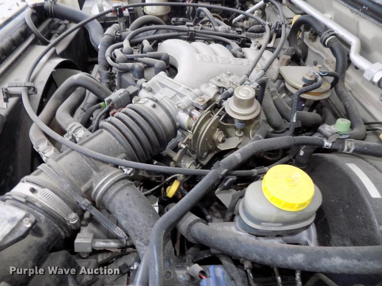 image for item DE7559 2000 Nissan Frontier Crew Cab pickup truck