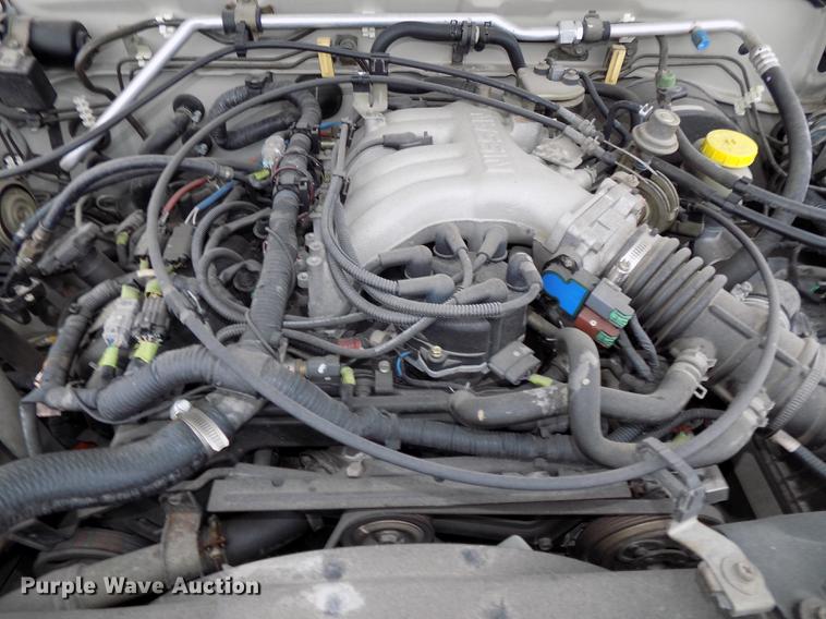 image for item DE7559 2000 Nissan Frontier Crew Cab pickup truck