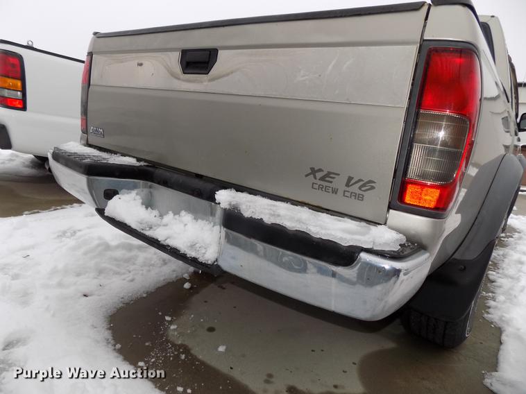 image for item DE7559 2000 Nissan Frontier Crew Cab pickup truck