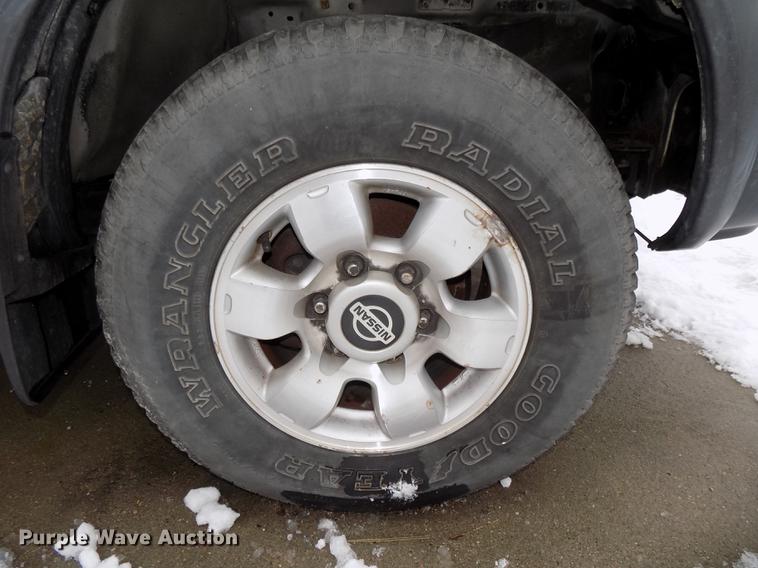 image for item DE7559 2000 Nissan Frontier Crew Cab pickup truck