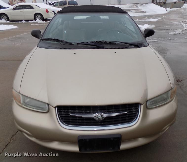image for item DE7561 2000 Chrysler Sebring JXi convertible