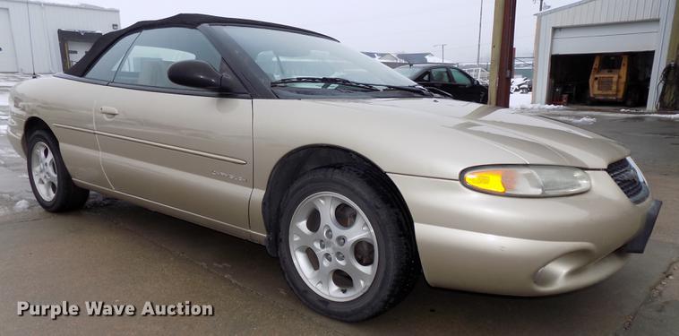 image for item DE7561 2000 Chrysler Sebring JXi convertible