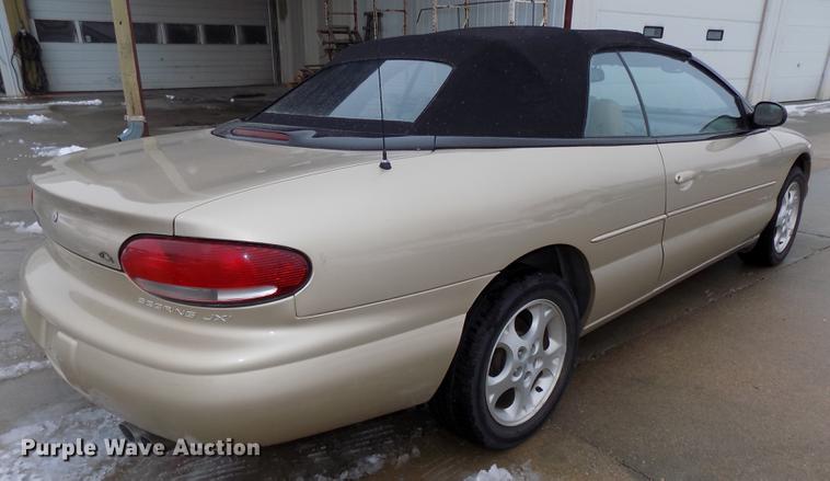 image for item DE7561 2000 Chrysler Sebring JXi convertible