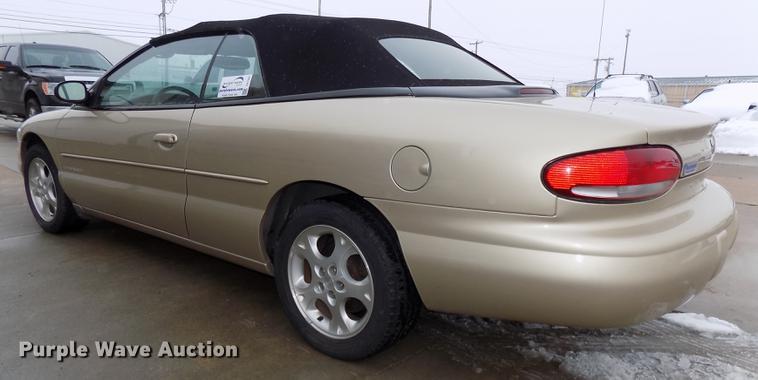 image for item DE7561 2000 Chrysler Sebring JXi convertible