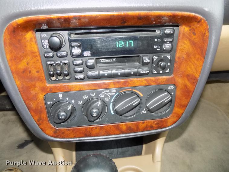 image for item DE7561 2000 Chrysler Sebring JXi convertible