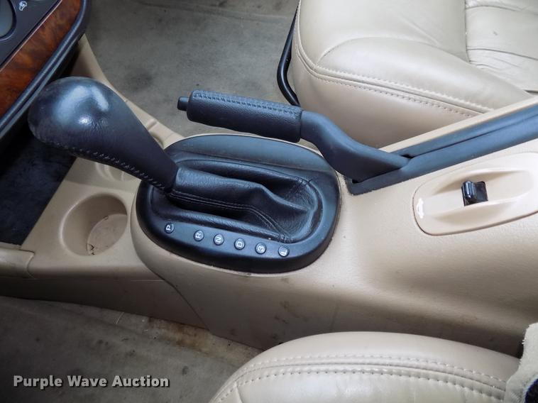 image for item DE7561 2000 Chrysler Sebring JXi convertible