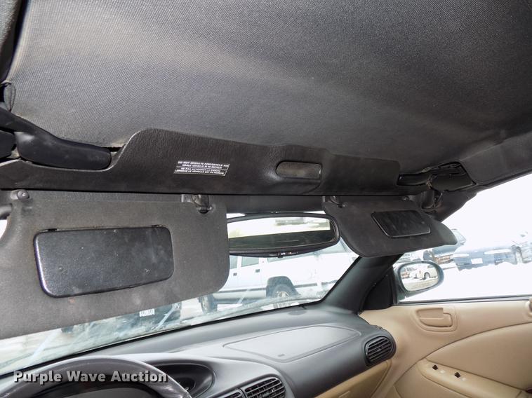 image for item DE7561 2000 Chrysler Sebring JXi convertible