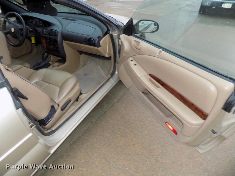 image for item DE7561 2000 Chrysler Sebring JXi convertible