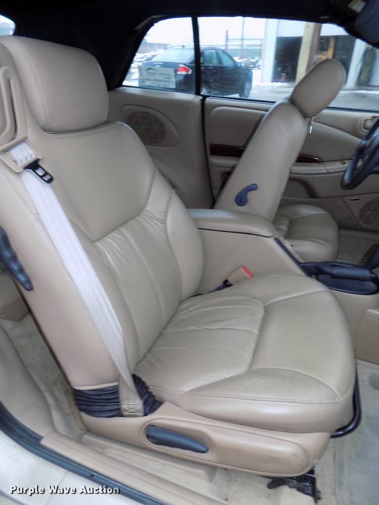 image for item DE7561 2000 Chrysler Sebring JXi convertible