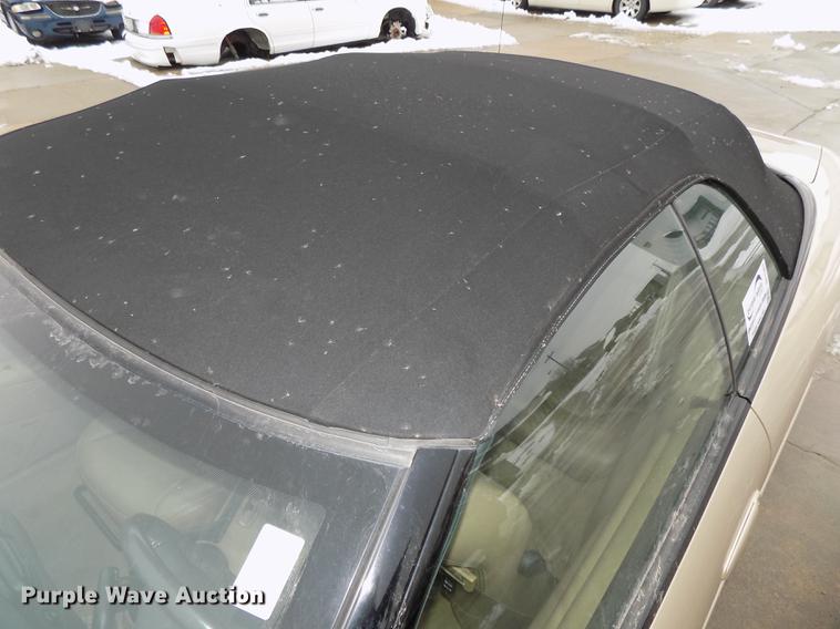 image for item DE7561 2000 Chrysler Sebring JXi convertible