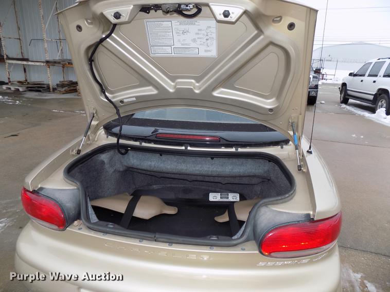 image for item DE7561 2000 Chrysler Sebring JXi convertible