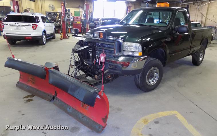 image for item DE7570 2003 Ford F250 Super Duty pickup truck