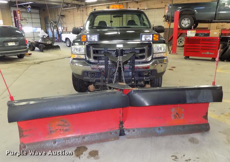 image for item DE7570 2003 Ford F250 Super Duty pickup truck